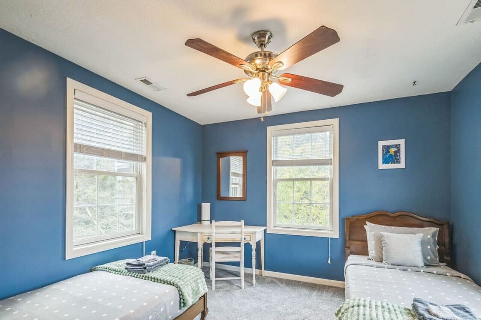 Bright bedroom space ideal for family or friends