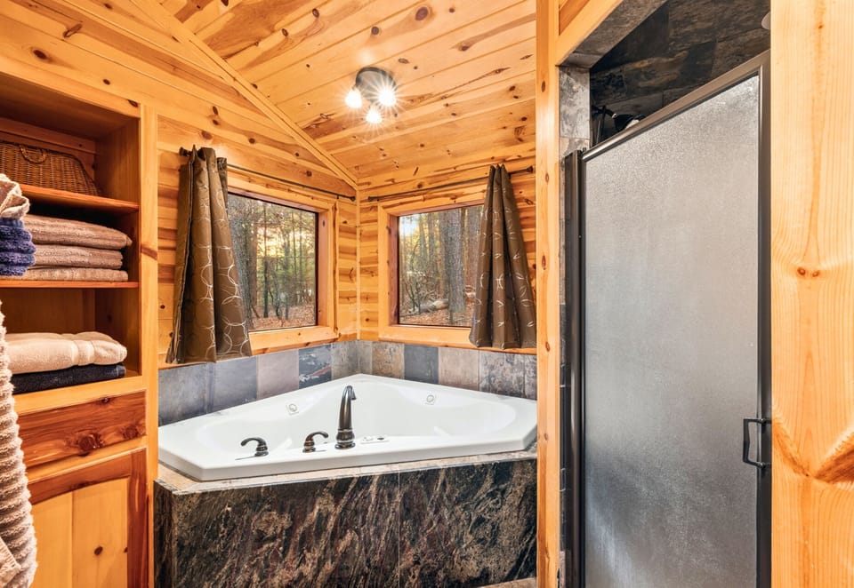 After a day on the lake, there’s nothing better than a long soak in this jetted tub—pure relaxation.