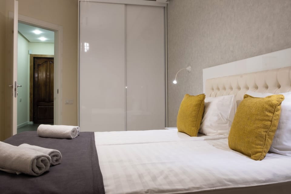 Deluxe Apartment, Balcony, City View | 1 bedroom, laptop workspace, soundproofing, iron/ironing board