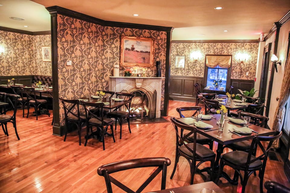 Lunch, dinner, brunch served; Mediterranean cuisine 