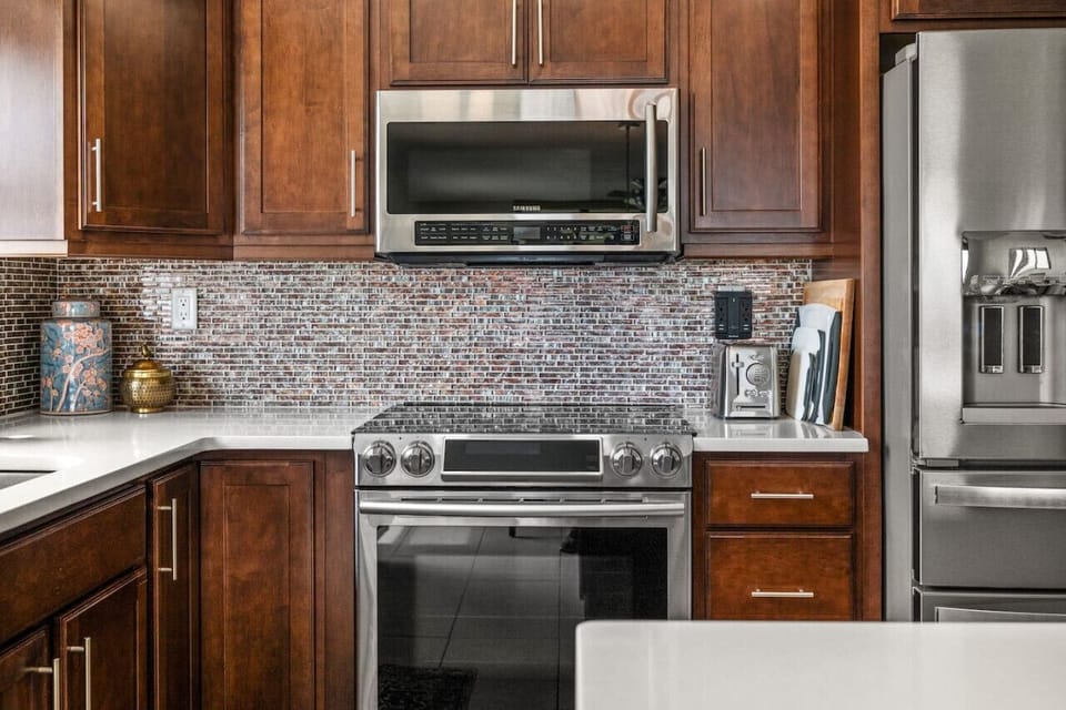 Brand new oven, high end appliances