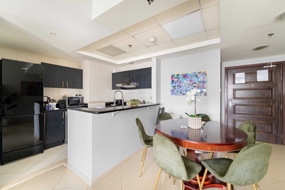 Classic Apartment | Private kitchen | Fridge, microwave, oven, stovetop