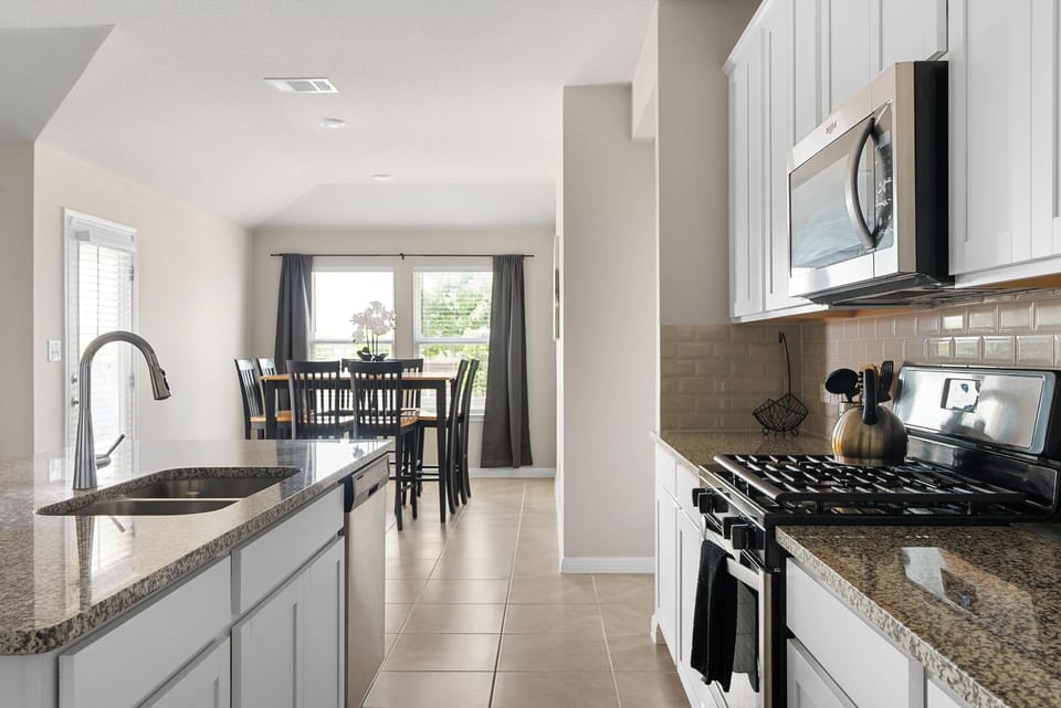 Luxury House, Multiple Beds, Non Smoking, Patio | Private kitchen | Coffee/tea maker, electric kettle, toaster