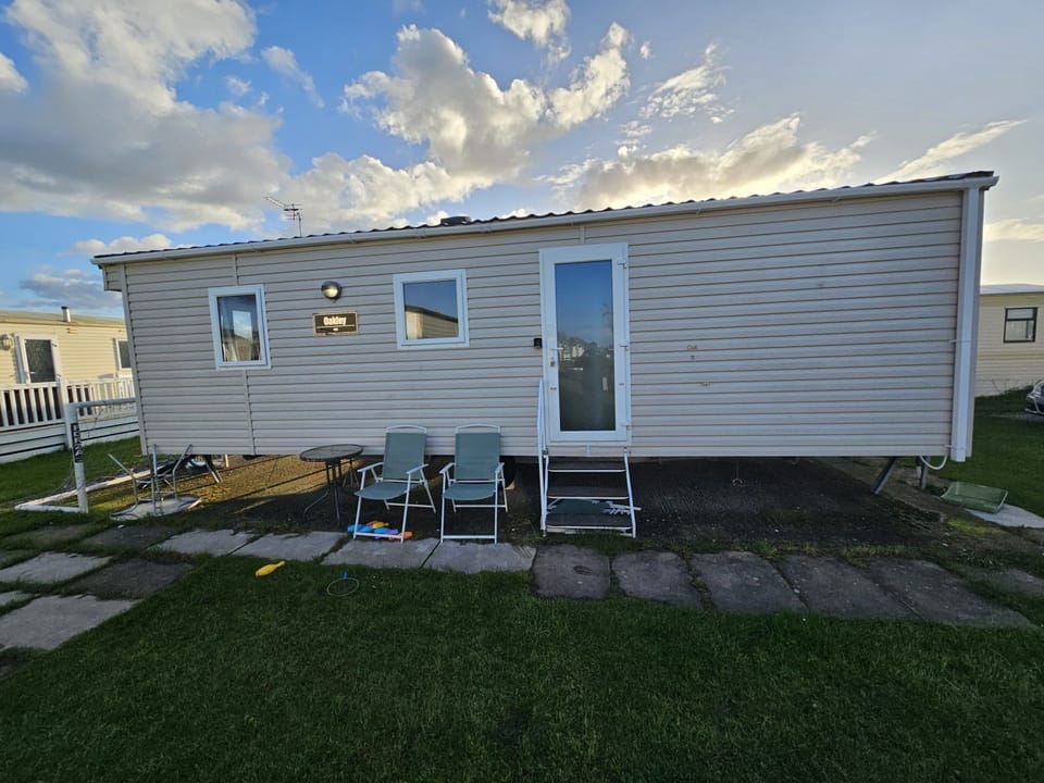 Cabin | Exterior