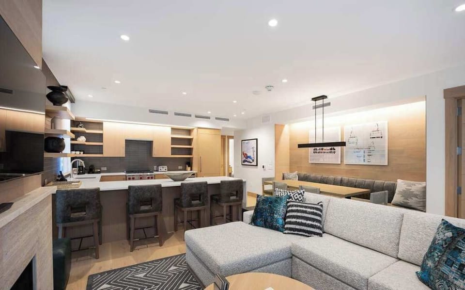 Living room, kitchen, dining