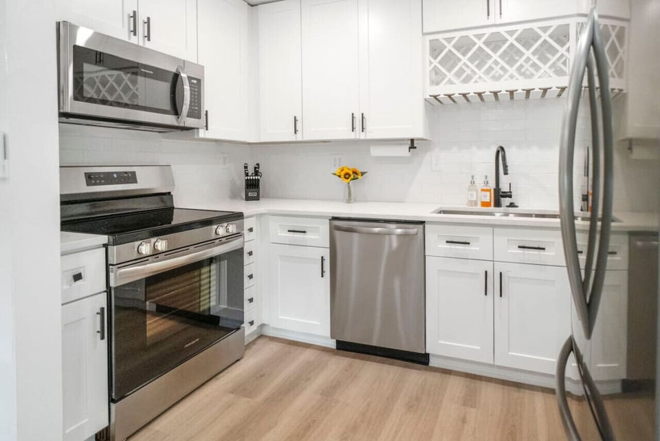 Clean, modern kitchen w/ stainless appliances and plenty of counter space for easy meals at home.