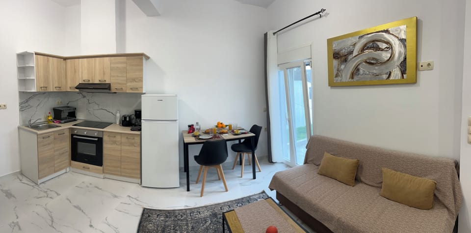 Deluxe Apartment, Mountain View | Private kitchen | Full-size fridge, oven, stovetop, cookware/dishes/utensils