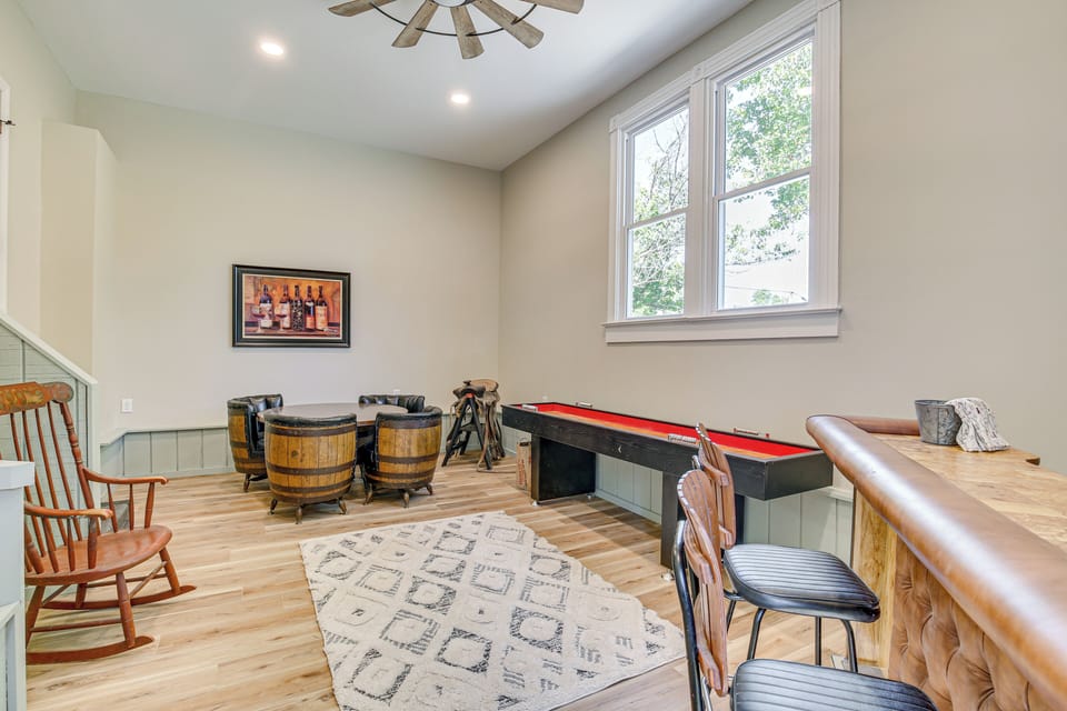 Game Room | Shuffleboard Table | Poker Set | Dry Bar | Smart TV