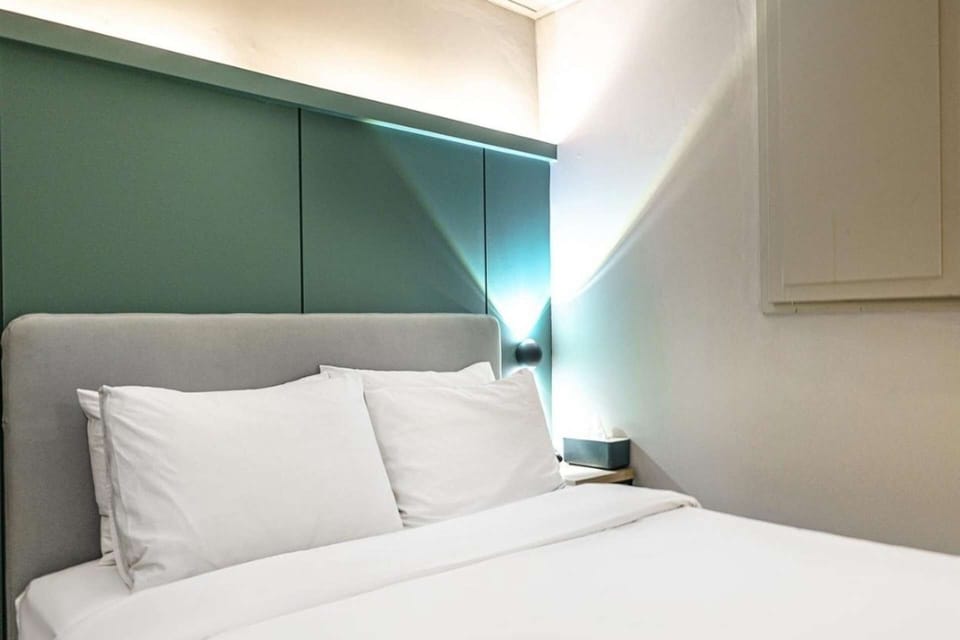 2PC room | Premium bedding, desk, free WiFi, bed sheets
