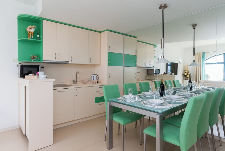 Family Apartment, 2 Bedrooms, Beach View, Beachfront | Private kitchen | Electric kettle, toaster