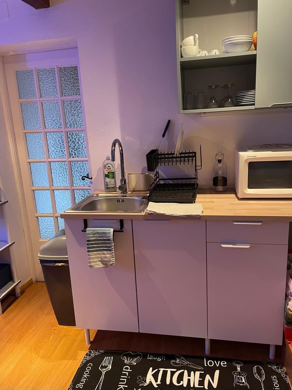 Family Apartment, Multiple Bedrooms, Non Smoking, Pool View | Private kitchen