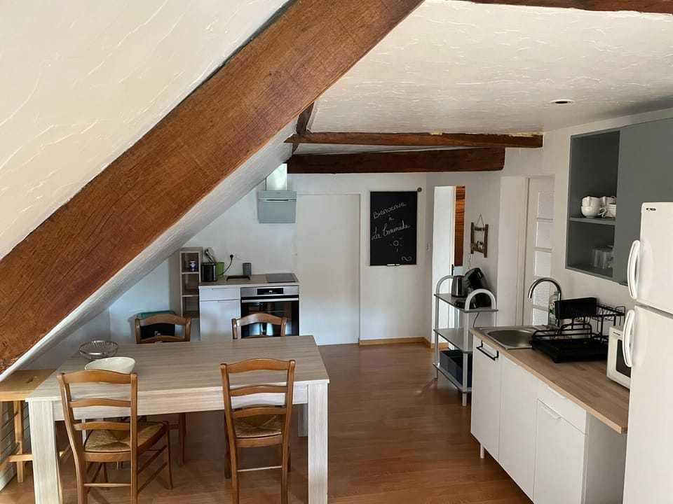Family Apartment, Multiple Bedrooms, Non Smoking, Pool View | Private kitchen