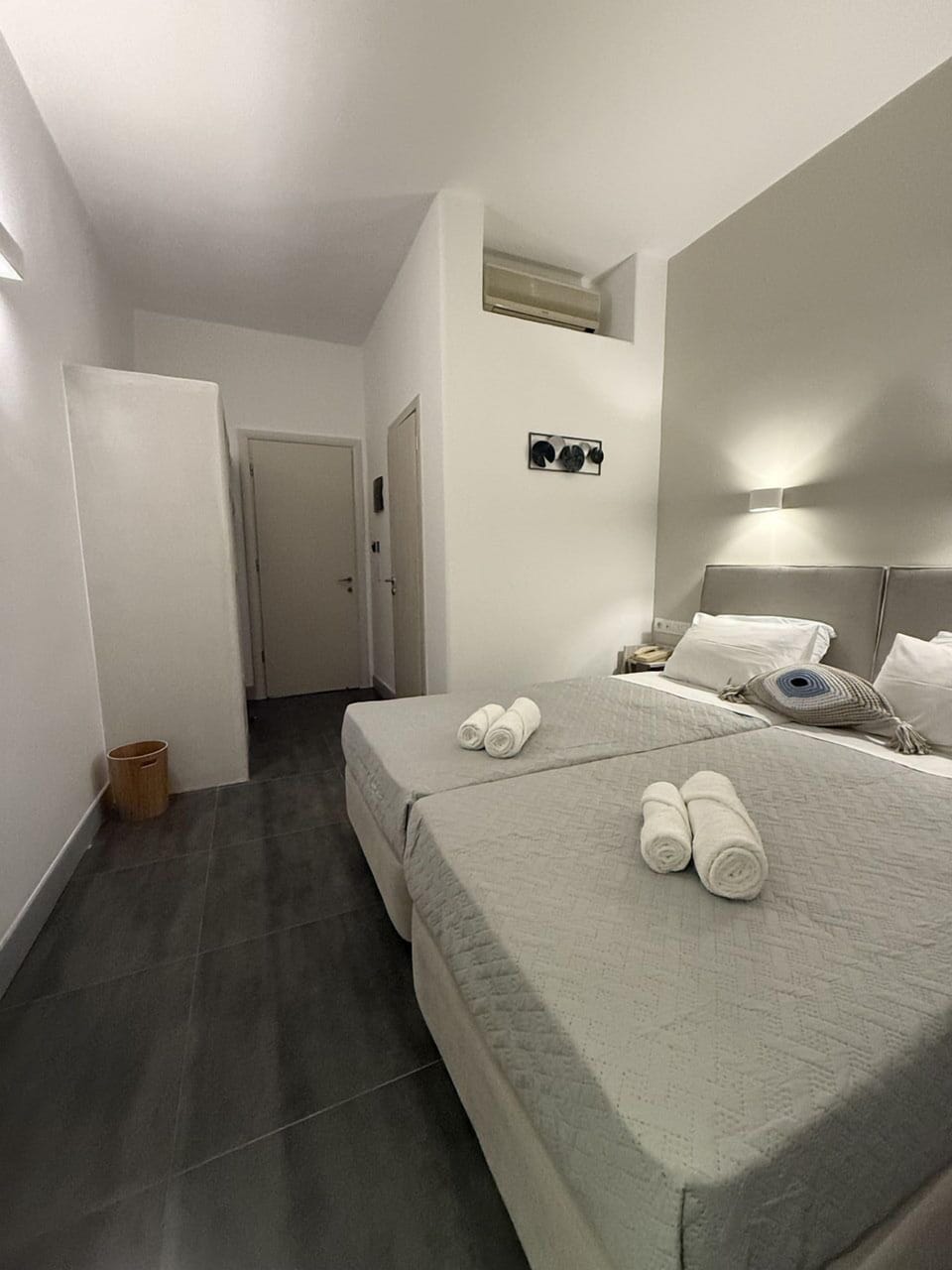 Economy Room | In-room safe, desk, free WiFi, bed sheets