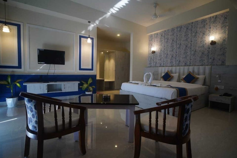 Deluxe Room | Laptop workspace, WiFi (free)