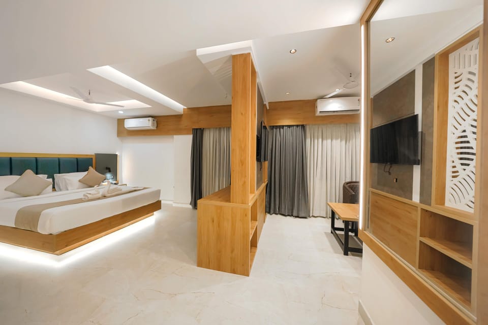 Royal Double Room | Soundproofing, iron/ironing board, free WiFi