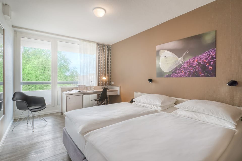 Standard Double Room Double Bed | In-room safe, desk, laptop workspace, blackout drapes