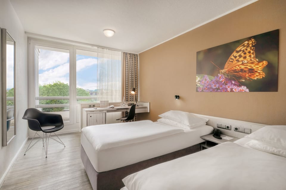 Superior Double Room 2 Single Beds | In-room safe, desk, laptop workspace, blackout drapes