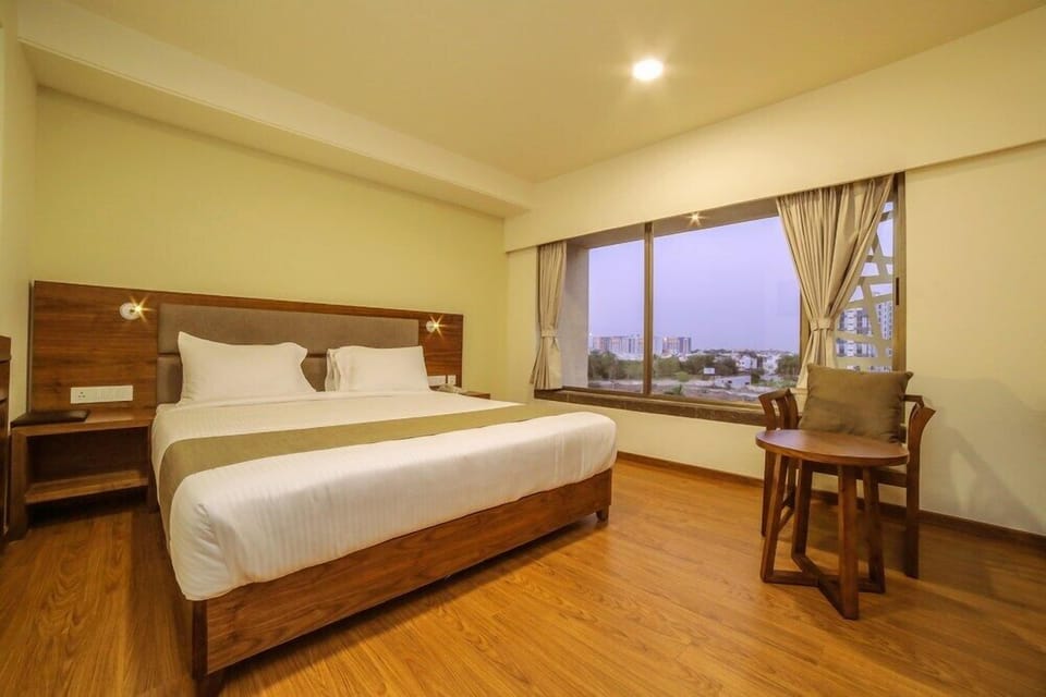 Premier Double or Twin Room, 1 Bedroom, Non Smoking, City View | Premium bedding, minibar, in-room safe, iron/ironing board