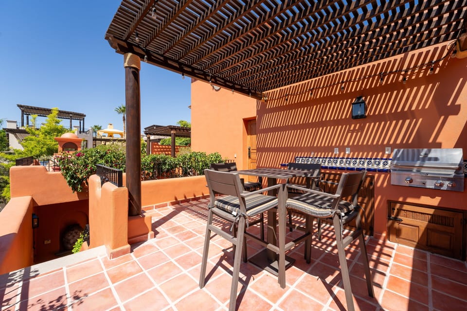 BBQ grill / Pergola / Patio Furniture