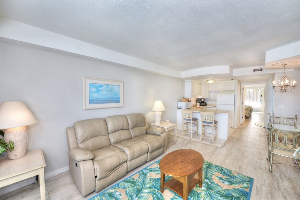 Cozy condo for your family getaway. Daytona fun!