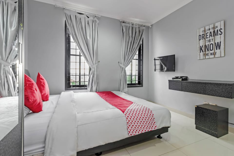 Deluxe Double Room | Premium bedding, free WiFi, bed sheets
