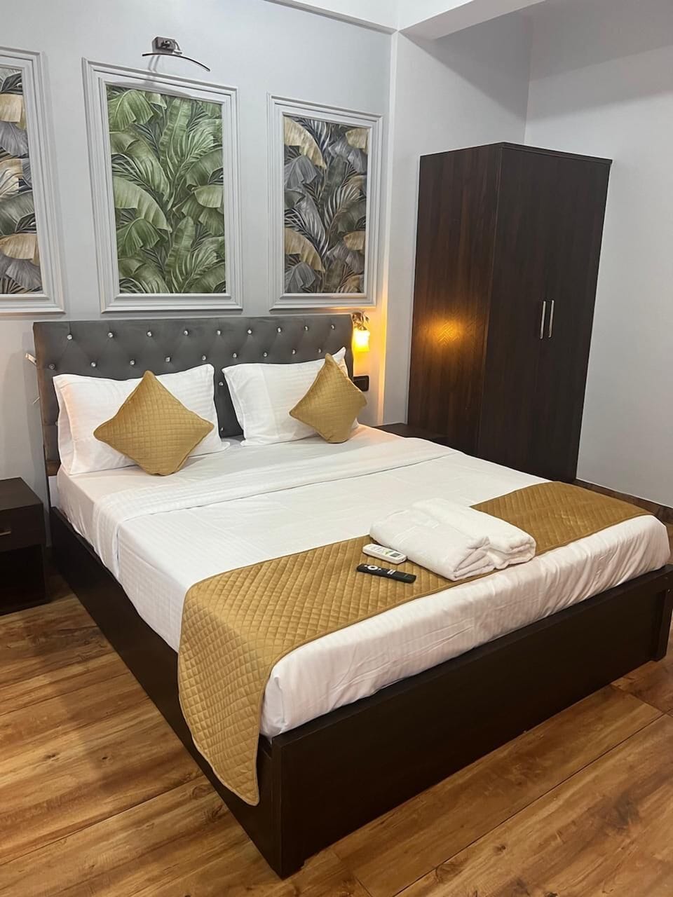 Luxury Room, Balcony, Sea View | Individually decorated, individually furnished, laptop workspace
