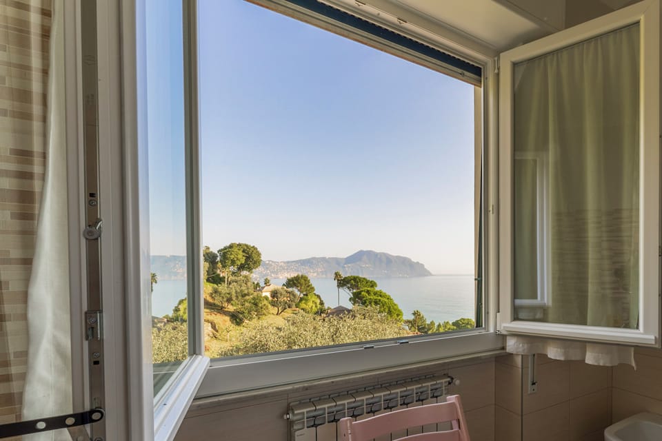 Apartment, Balcony, Sea View | Bathroom | Hair dryer, towels