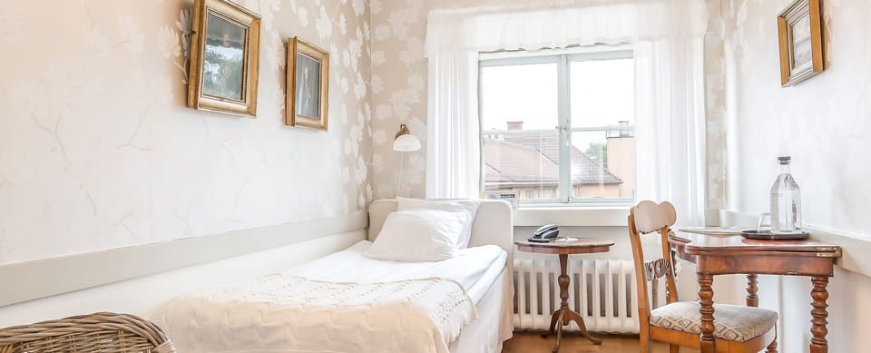 Single Room | Individually decorated, individually furnished, free WiFi, bed sheets