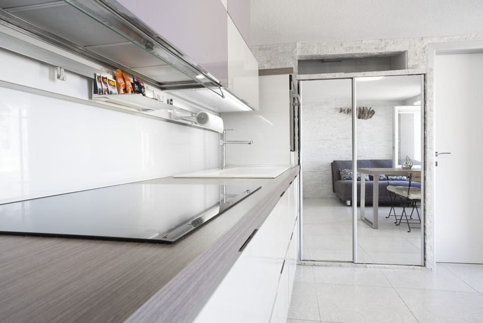 Apartment, 1 Bedroom, Sea View, Ground Floor | Private kitchen | Electric kettle, toaster