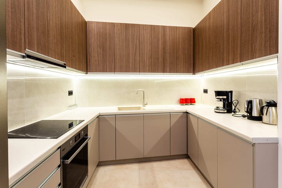 House 1: Fully equipped kitchen