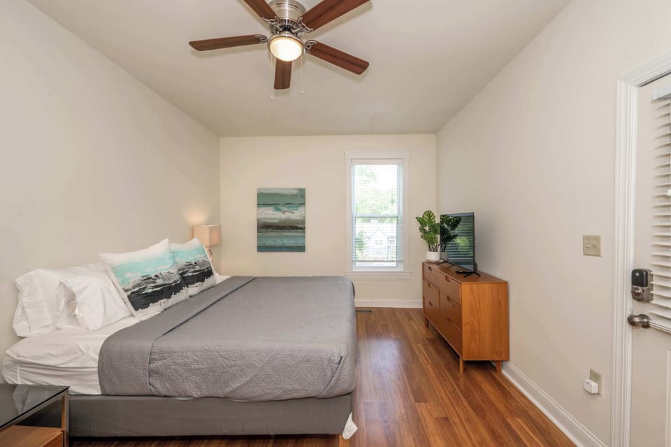 Bedroom 1 with King bed (2nd floor)