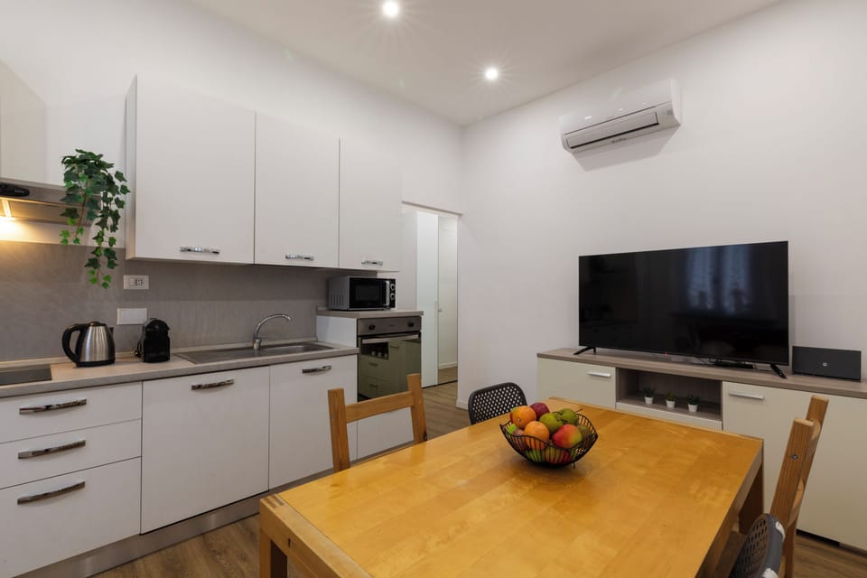 Comfort Apartment | Private kitchen | Fridge, microwave, oven, stovetop