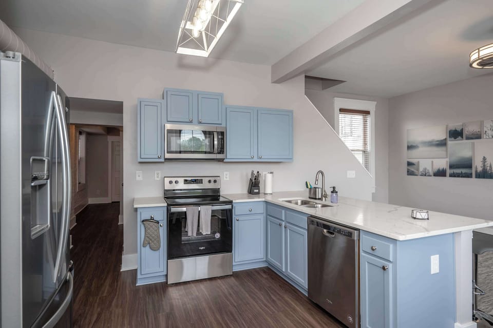 Natural lighting throughout