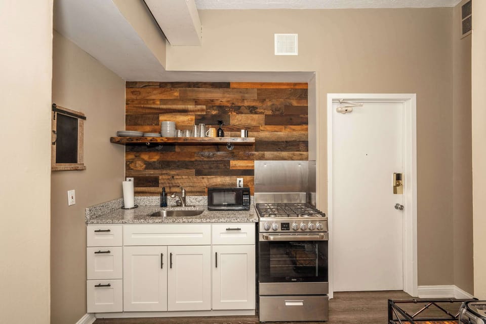 Enter Monmouth Loft 3 kitchen