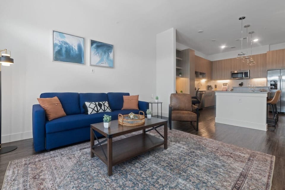 The living room invite you to relax and unwind, with a layout designed to maximize comfort and tranquility.
