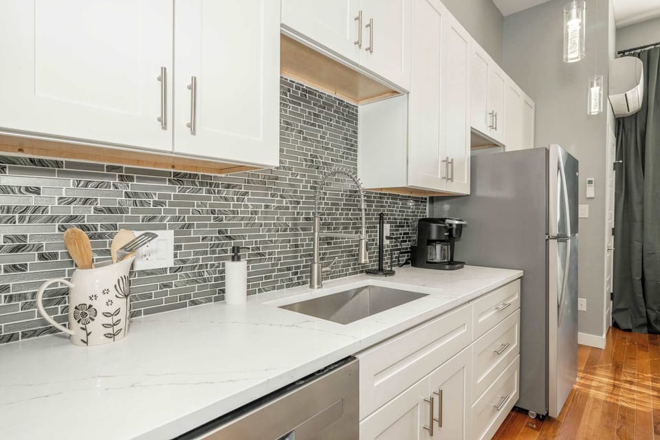 Grab morning coffee or prepare culinary delights in the fully equipped kitchen