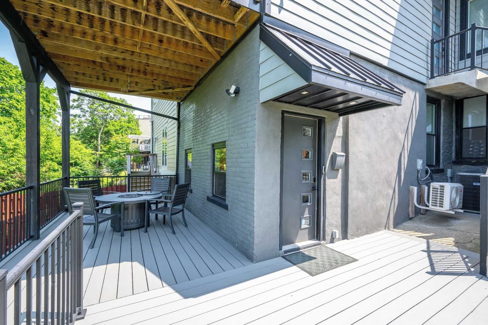 Lounge the day away or dine alfresco on the shaded deck