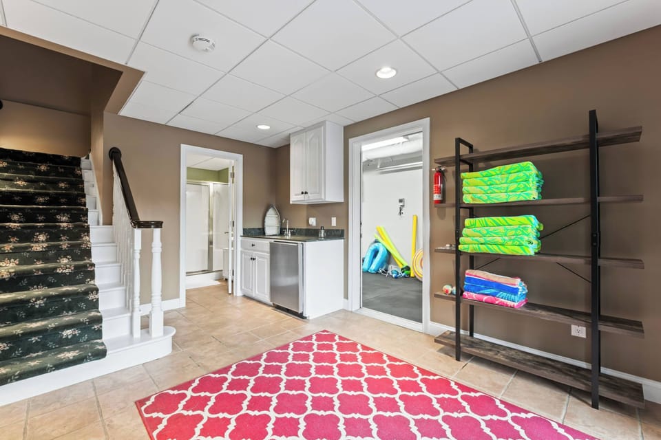 Head down to the lower level to enjoy amenities galore!