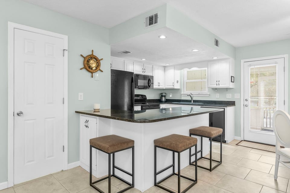 10-web-or-mls-222-White-Sandy-Dr-10