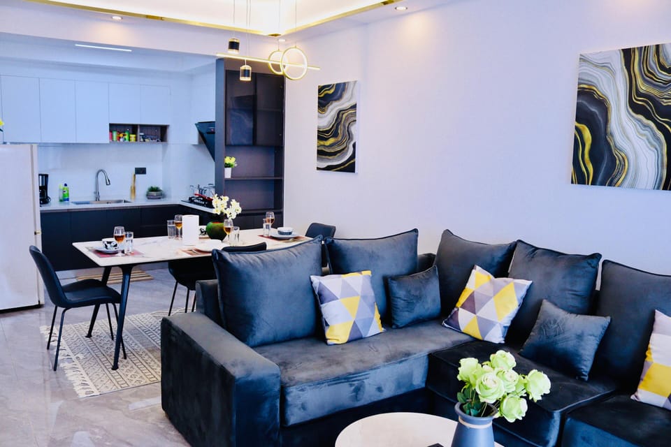 Comfort Apartment, City View | Living area