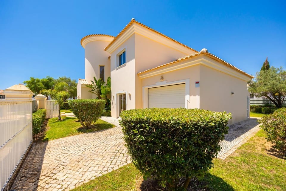 Beautiful villa with private pool and terrace