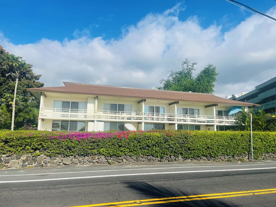 Kona White Sands Apartment Hotel
