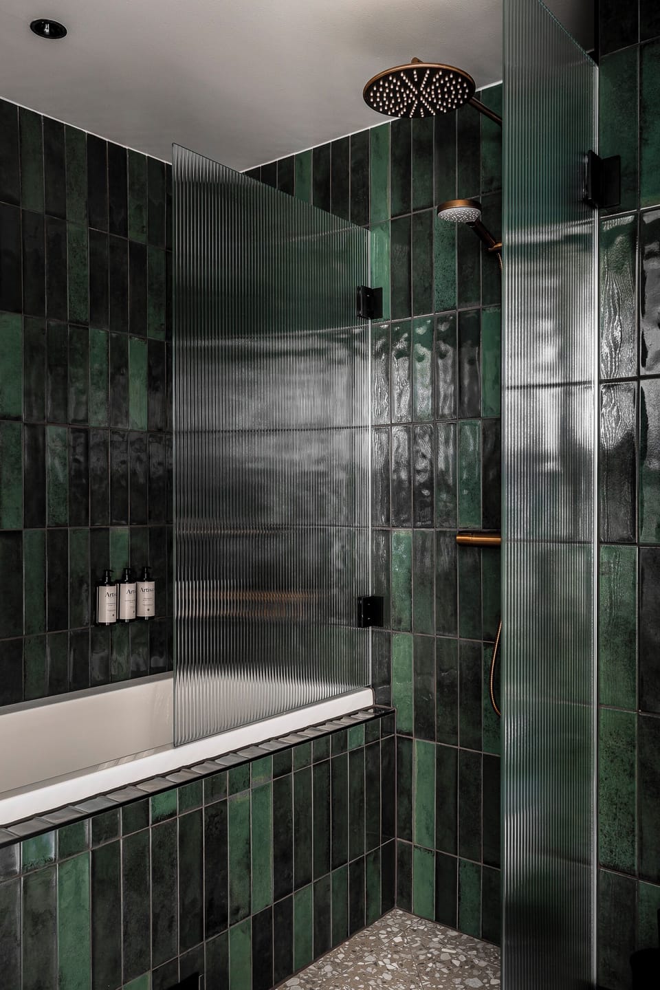 Junior Suite | Bathroom | Shower, hair dryer, towels, soap