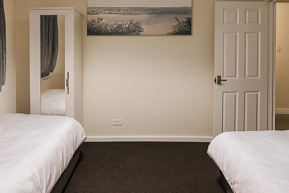 House-sleeps 5 Person -etihad Stadium 15 min Drive House in Oldham