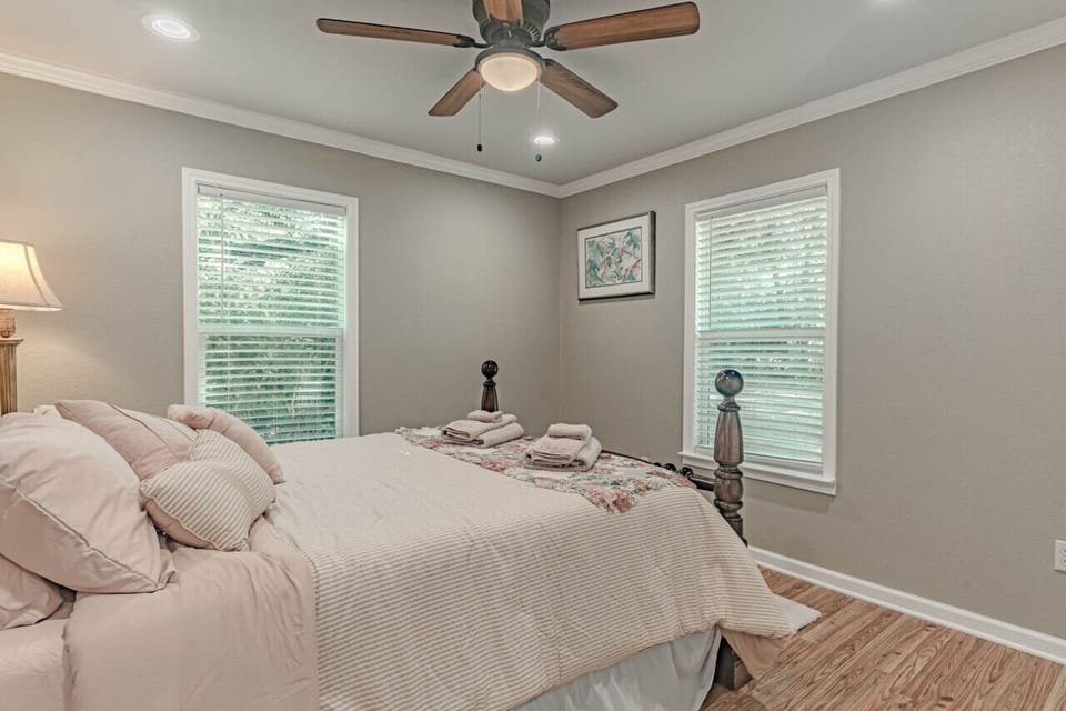 Third bedroom – queen size bed