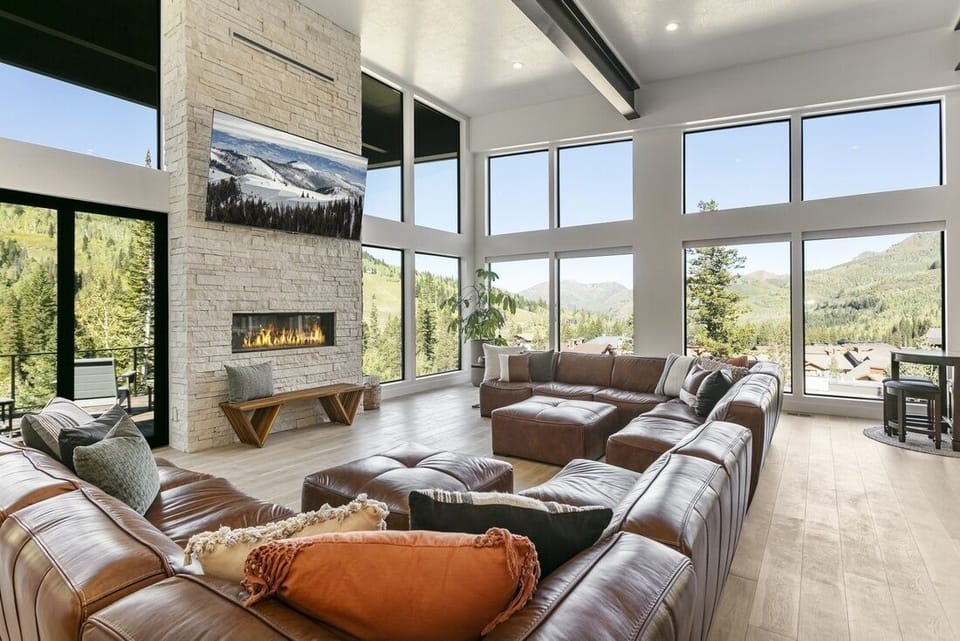 Indoors, Architecture, Building, Furniture, Living Room