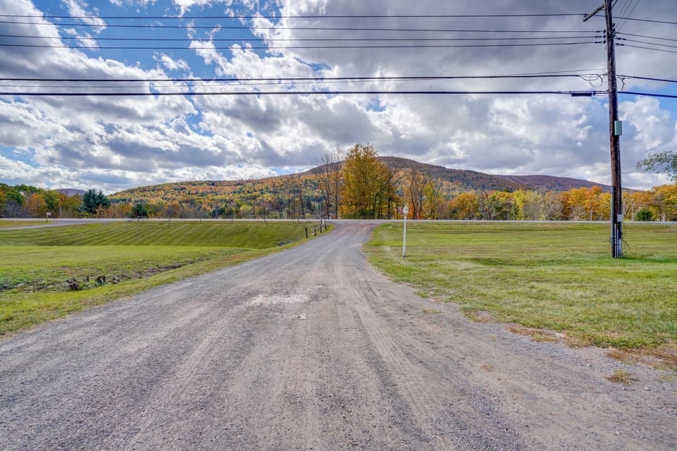 Parking | Gravel Driveway (2 Vehicles)