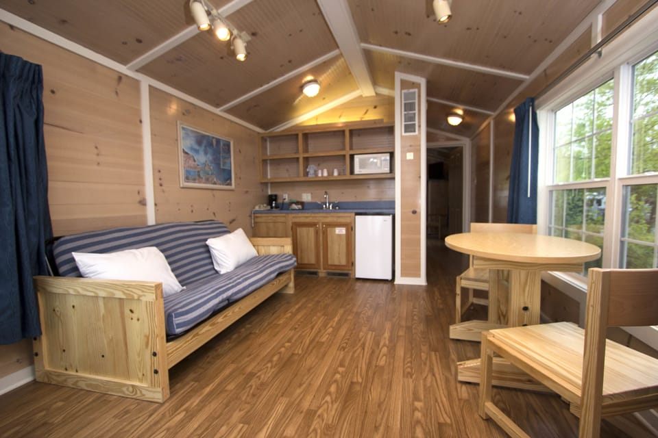 Cottage, 1 Bedroom | Private kitchen | Fridge, microwave, coffee/tea maker