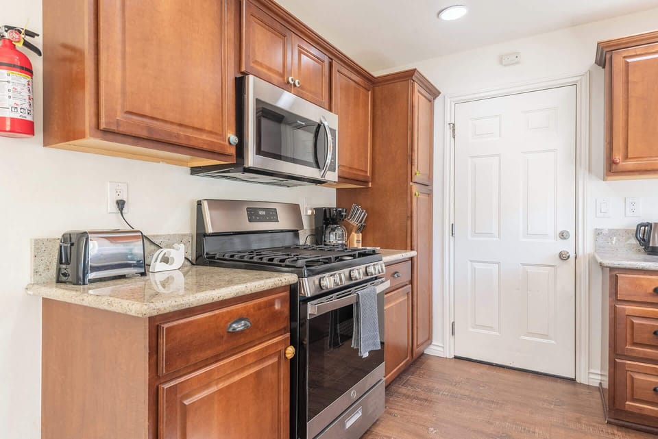 Fully equipped kitchen