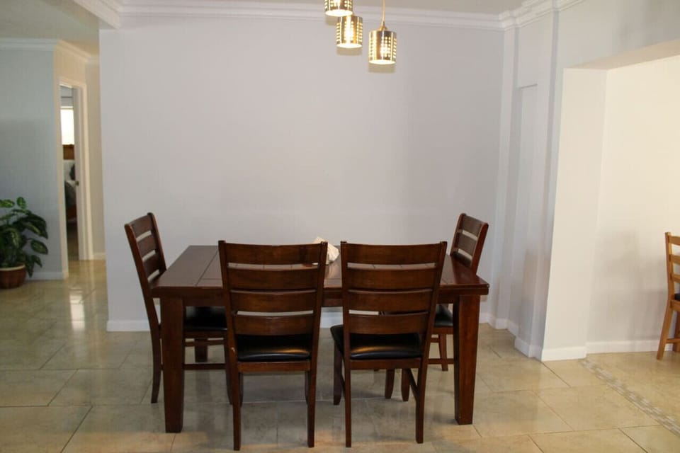 Dining Table with seating for 6